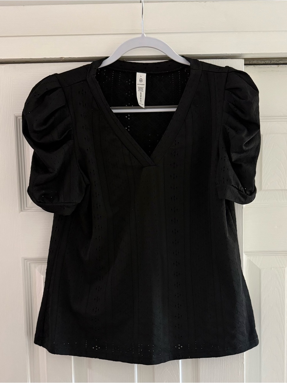 🖤 B Black V-Neck Puff Sleeve Eyelet Top 🖤